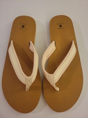 Shade & Shore Women's Flip Flop Sandals Cream/Tan Size 8 NWT